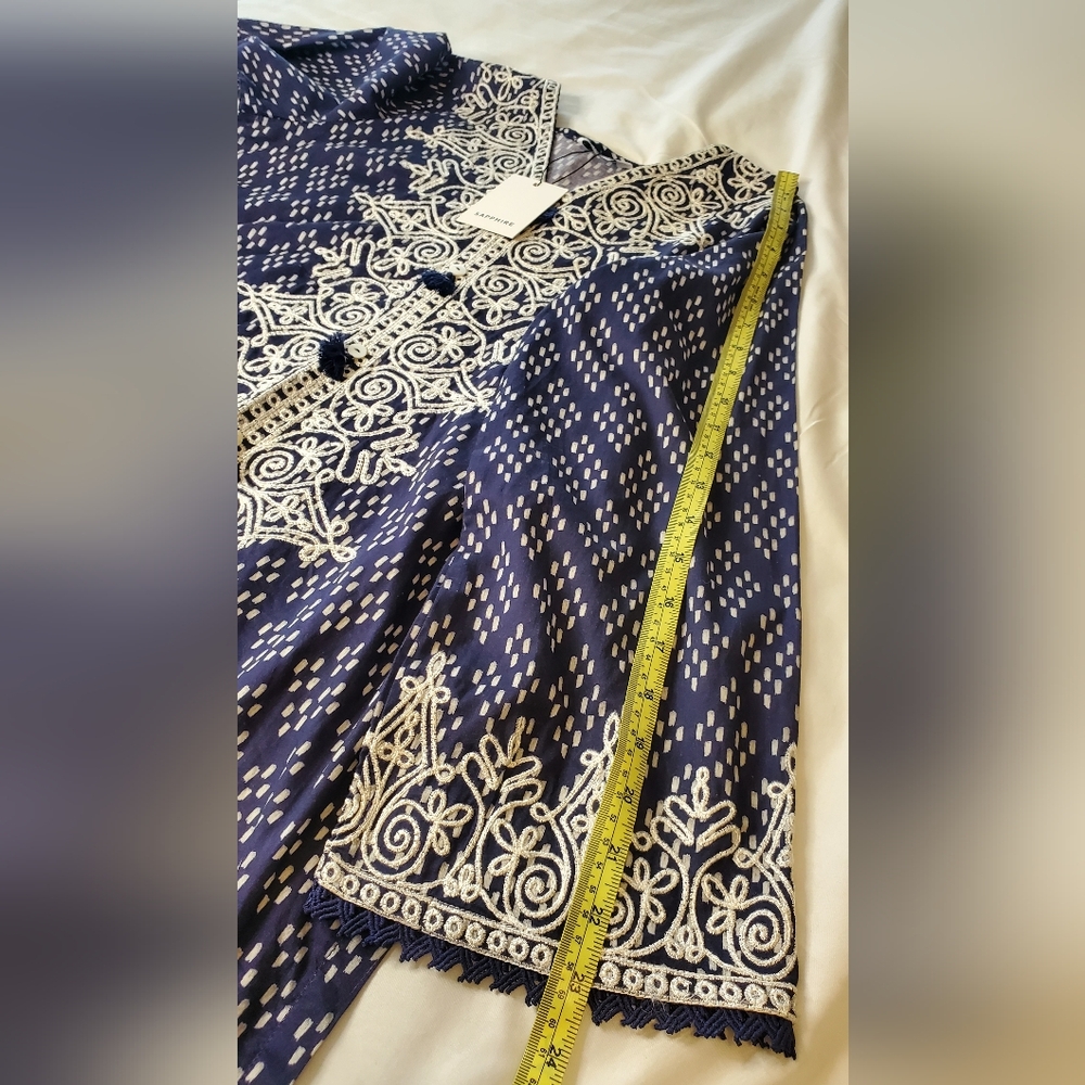 Elegant Blue and White Long Embroidered Kurta Size: S - Picture 6 of 9